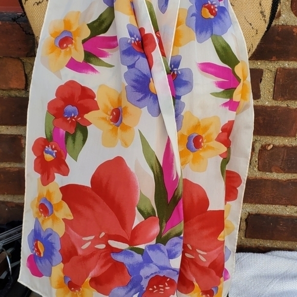 Liz Claiborne silk scarf - Picture 1 of 6